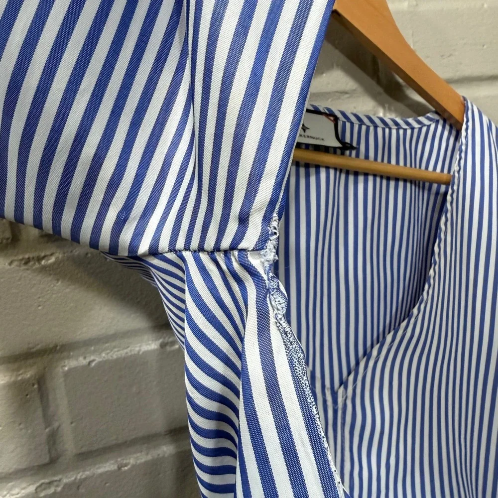 Tuckernuck‎ Easton Smocked Ruffle Top Blue White Striped Puff XS Preppy Coastal
